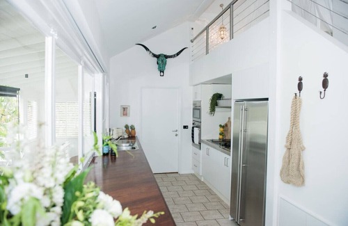 St. Lucia House | Cactus Rose Villa - Private Stay in Byron