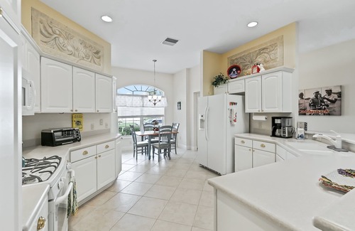Mallory Square House | Caddy Shack 1, The Villages, near Sumter Landing 3 BD/2 BA with golf cart