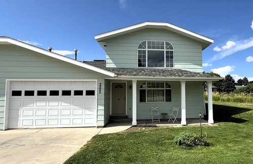 Montrose House | Caddy Shack 2- Charming 3-bedroom totally remodeled with AC and WiFi in Montrose
