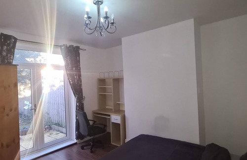 Newcastle-upon-Tyne House | Cade's BnB. Newcastle Upon Tyne.