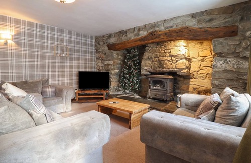 Dolgellau Cottage | CADER COTTAGE, pet friendly, character holiday cottage in Dolgellau