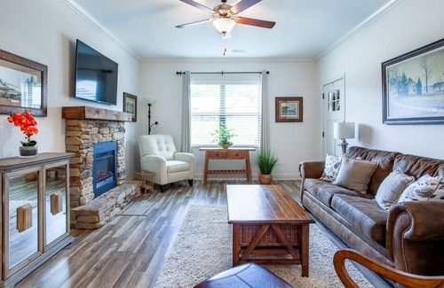 Townsend Condo | Cades Cove Peaceful Place - with Fireplace!