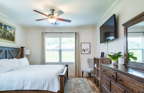Townsend Condo | Cades Cove Peaceful Place - with Fireplace!
