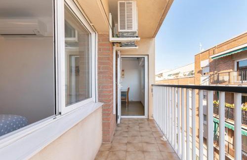 Cornella de Llobregat Apartment | Cadillac BCN Sud, Cornellà, metro, tram, aero