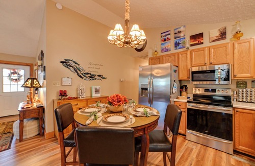 Cadiz House | Cadiz Vacation Home w/Deck: Walk to Lake Barkley