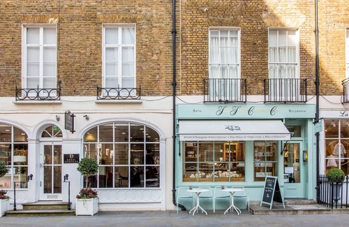 Brompton & Hans Town Apartment | Cadogan Street III by onefinestay