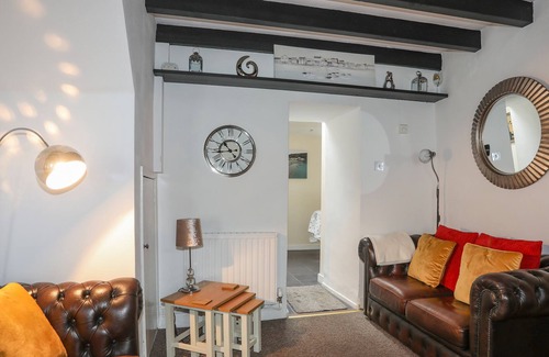 Nefyn Cottage | CAE-BERLLAN, pet friendly, character holiday cottage in Nefyn