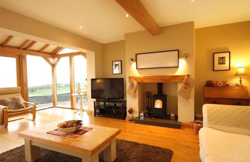 Criccieth House | Cae'r Dyni Caer Dyni