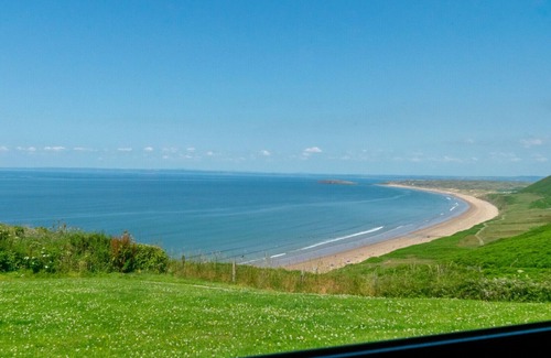 Rhossili House | Caemor - Four Bedroom House, Sleeps 10