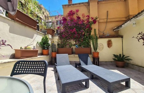 Rione XVIII Castro Pretorio Apartment | Caesar Room
