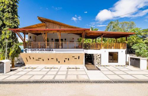 Los Pargos Hotel | Cafe Playa Negra Hotel