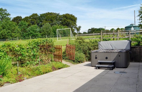 Bontnewydd Cottage | Caffi Sali - WELUK 143