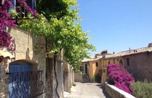 Cagnes-sur-Mer Apartment | CAGNES SUR MER - Medieval village - CHARMING STUDIO