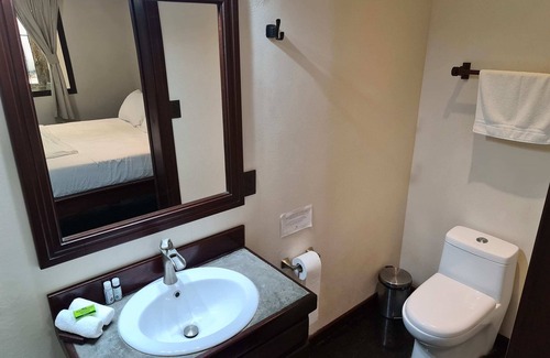 Dominical Hotel | Cahuita Queen Room at Hona Beach Hotel