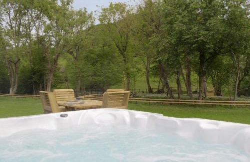 Llanfyllin House | Cain Pod Vip