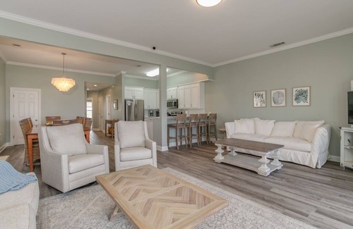 Southpointe House | Cair Paravel West, Beachfront Paradise with pool, sleeps 16