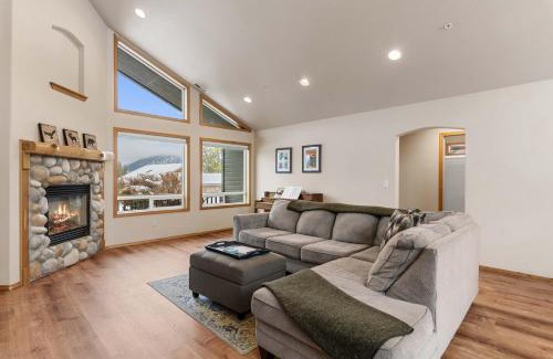 Leavenworth House | Cairn Cottage - Alice Lodging