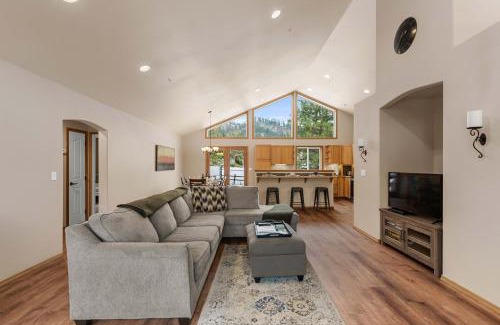 Leavenworth House | Cairn Cottage - Alice Lodging