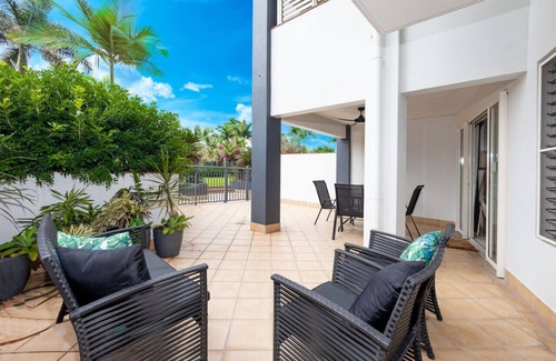 Cairns North Apartment | Cairns Esplanade 2BR Waterfront Apartment Sleeps 6