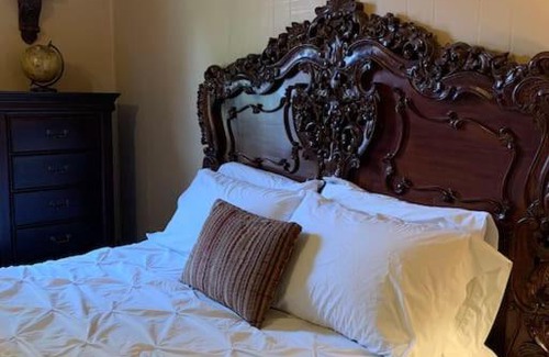 Downtown House | Cajun Stays Cedar Crest Entire Home