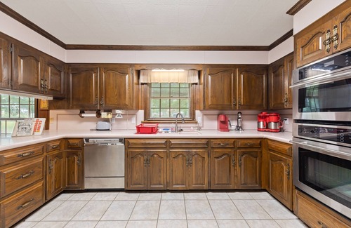 Broussard House | Cajun Stays: Charming 3BR Ranch House Near Lafayette - Family & Work Friendly