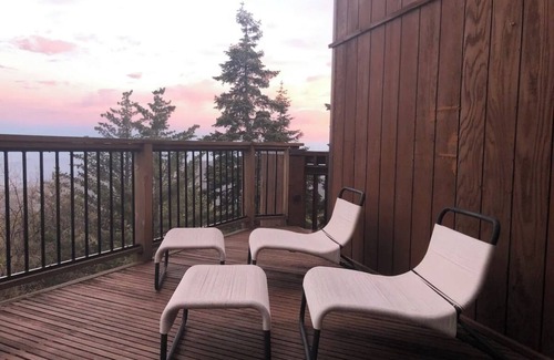 Idyllwild Cabin | Cal-Zen Architectural home with Sunset Views