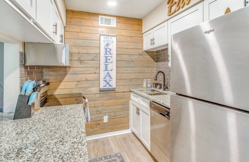 Calabash Condo | Calabash Condo: Close to Coast & Fishing