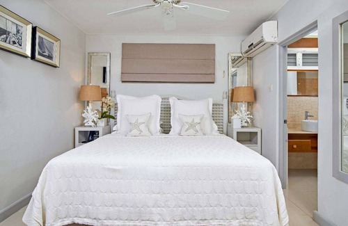 Lance aux Epines Apartment | Calabash Westside Suite