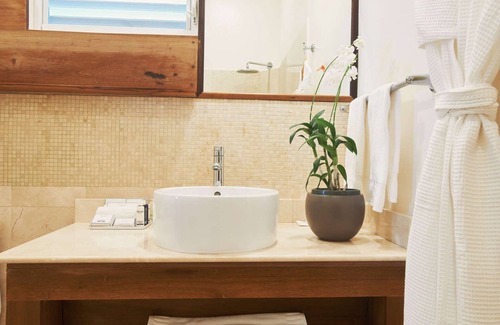 Lance aux Epines Apartment | Calabash Westside Suite