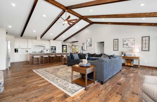 Campton House | Calaboose Retreat