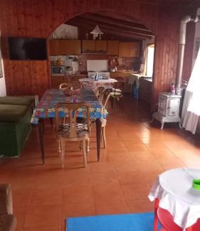 San Roberto House | Calabria collina Antico Casale con giardino bio naturale OSTELLO SELF SERVICE ATTREZZATO