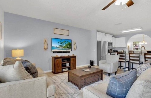 Calabria House | Calabria Lakeside Villa w Private Pool, Spa, Game Room - Minutes to Disney