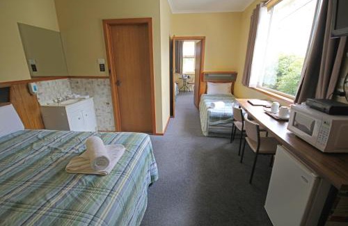 Kangaroo Flat Hotel | Calder Family Motel