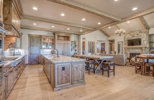Sunriver House | Caldera Springs Maison du Poulet - Meredith Lodging, Golf Links, Hot Tub!