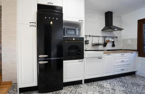 Caceres Old Town Apartment | Caleros 34 Centro Histórico con patio by keyhom