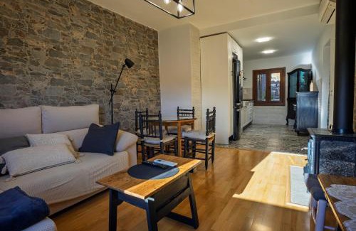 Caceres Old Town Apartment | Caleros 34 Centro Histórico con patio by keyhom
