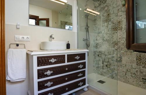 Caceres Old Town Apartment | Caleros 34 Centro Histórico con patio by keyhom