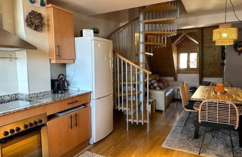 Sallent de Gallego Apartment | Caleydos - Dúplex diseño by CARDI Suites