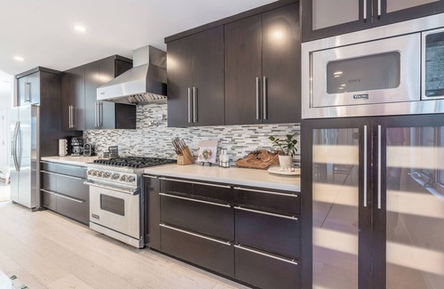 Woodland Hills House | Cali Luxury Dream Hideaway + Guest Suite