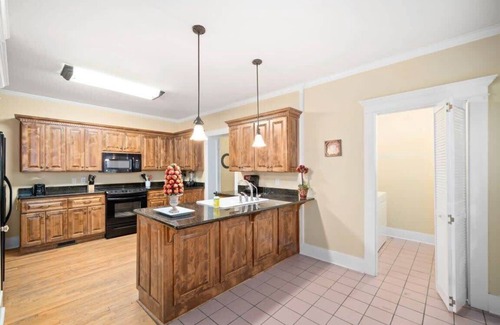 Huntsville House | Cali St Rocket City Residence