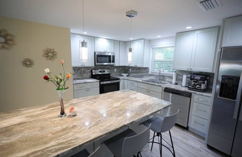 South Venice Apartment | Calico Room Manasota Delux Villas