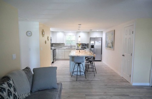 South Venice Apartment | Calico Room Manasota Delux Villas