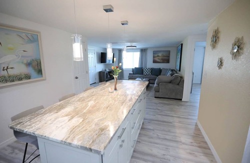 South Venice Apartment | Calico Room Manasota Delux Villas