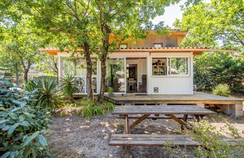 Vendays-Montalivet House | Californie 48 – Relaxation in the Pine Forest with Shared Pool, Terrace, and Natural Atmosphere in Montalivet