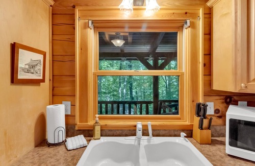 Maggie Valley Cabin | Call of the Wild Retreat-2 side-by-side cabins/Hot Tubs/Fire Pits/Pool Table