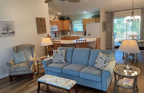 Woodbury House | CALL TODAY FOR SUMMER DISCOUNT in Cozy Retreat w/Large Lanai, Golf Cart.