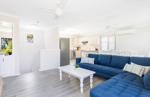 Callala Beach House | Callala on King - Pet Friendly with Swimming Pool