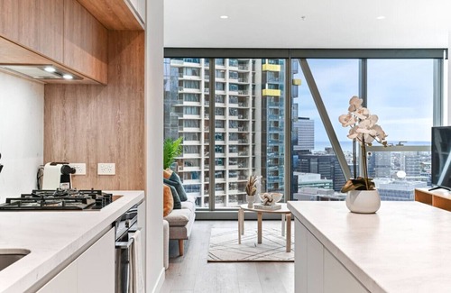 Melbourne Central Business District Apartment | Callie-2B2B-FreeWifi-StunningView-Next To Skybus