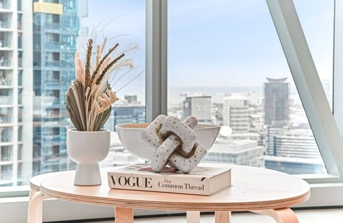 Melbourne Central Business District Apartment | Callie-2B2B-FreeWifi-StunningView-Next To Skybus