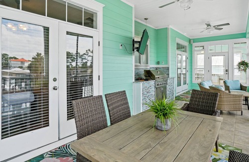 Upper Grand Lagoon House | Calling all Boaters and Furry Friends! Sleeps 14! Boat Slip Available - HOT TUB!